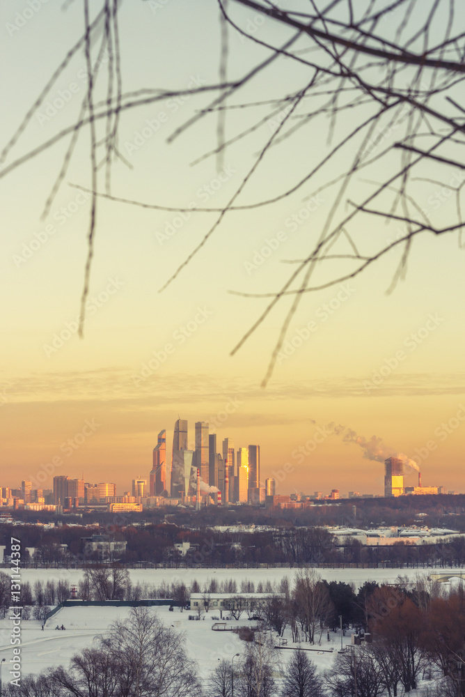 Fototapeta premium Зимний закат в Москве