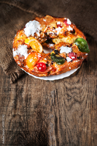 Φωτογραφία Merry Christmas cake with nuts - Bolo Rei is a traditional Xmas