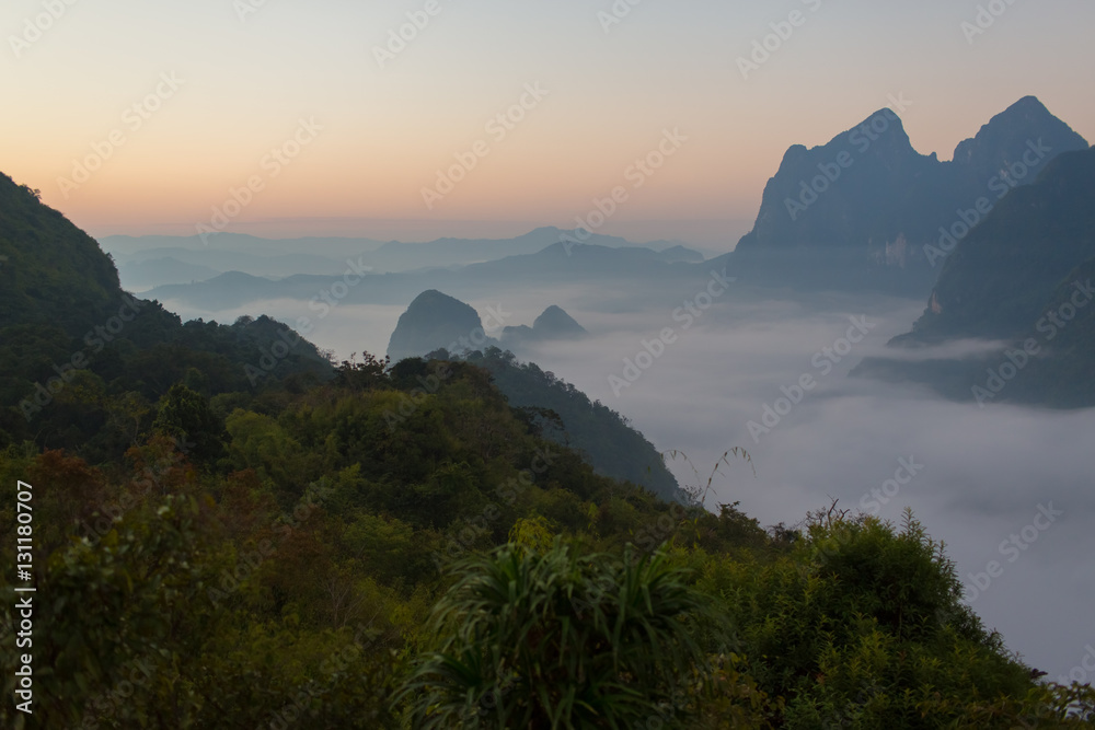 Obraz premium Mountain view in Laos, from Nong Khiaw village viewpoint
