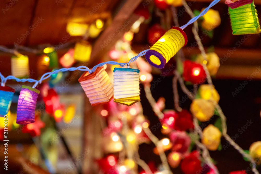 Φωτογραφία Decorative fairy lights on display at Southbank Centre winter market in London