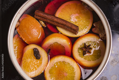 Preparation of mulled wine on the fire