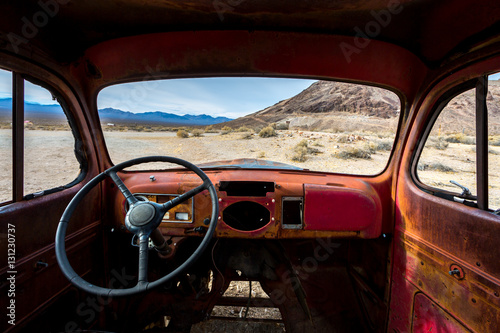 Fototapeta Naklejka Na Ścianę i Meble -  Classic Cars decay in a Meadow