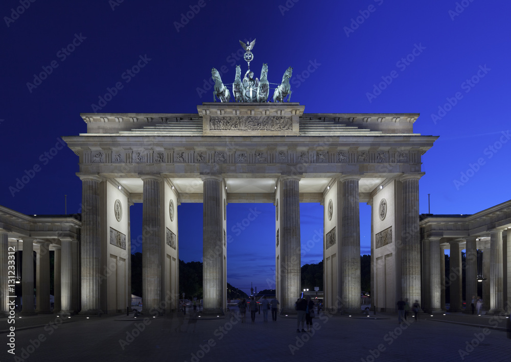 Obraz premium Berlin Brandenburg Gate zmierzch zmierzch