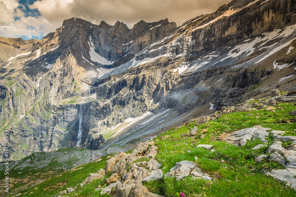 Scenic view of famous Cirque de Gavarnie with Gavarnie Fall in P