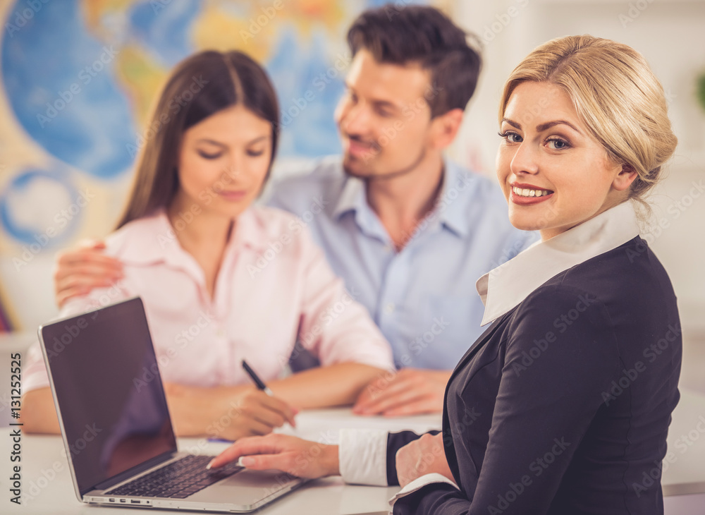 Visiting travel agency Visiting travel agency