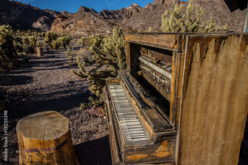 Photography Piano in the desert