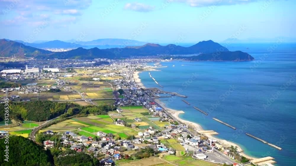 東かがわ市街並みと瀬戸内海(香川県) 東かがわ市街並みと瀬戸内海(香川県)