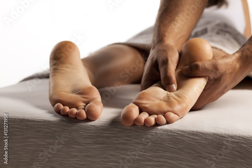 Bilde på lerret reflexology and acupressure on women's feet
