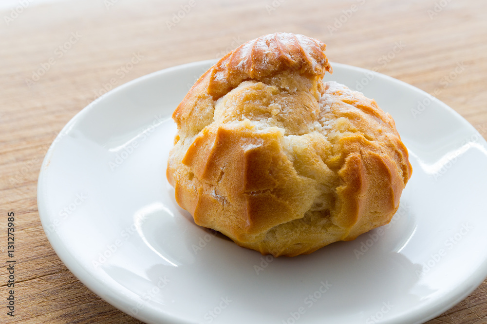 Scalded cake with cream filling Scalded cake with cream filling