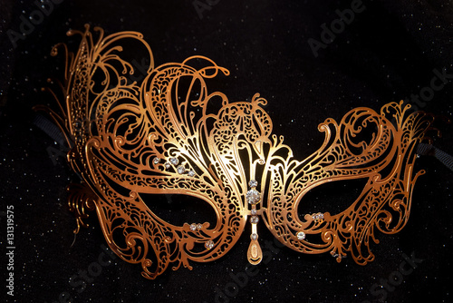 Canvastavla Italian carnival venetian golden mask. Mysterious event, party.