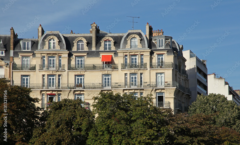 Fototapeta premium Immeuble parisien