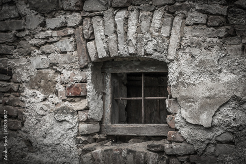 Altes Kellerfenster.