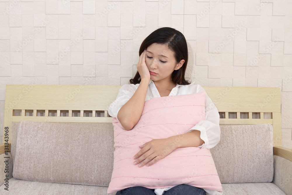 憂鬱な表情の女性 憂鬱な表情の女性