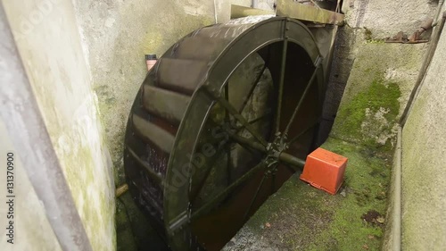 Ruota del mulino a acqua