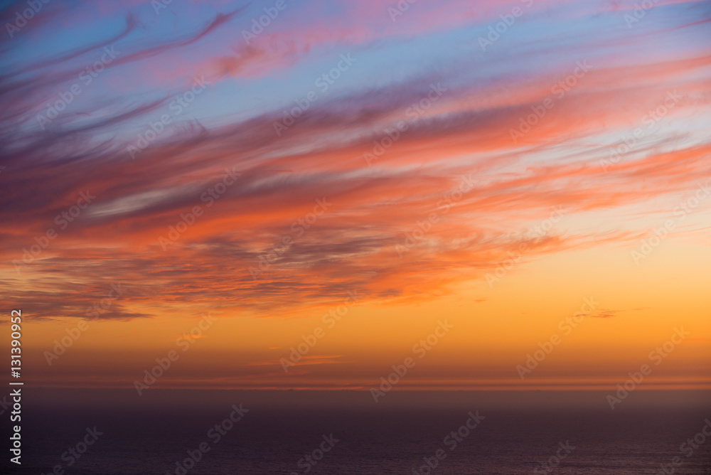 Fototapeta premium Vivid sunset with horizon of Atlantic ocean