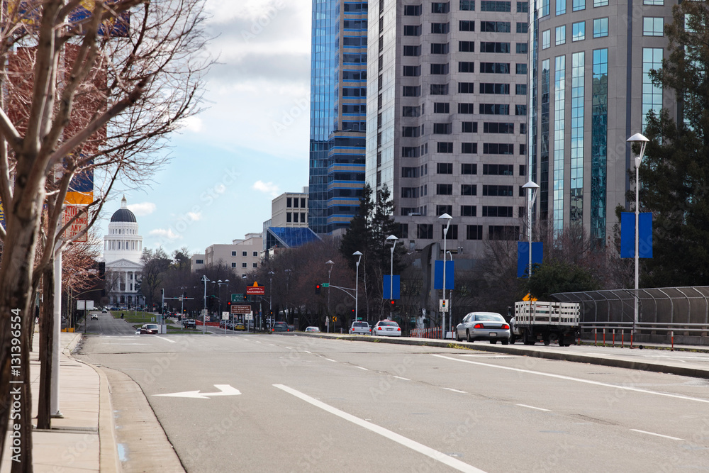 Naklejka premium Capitol Mall in Sacramento, with the state Capitol in the distance