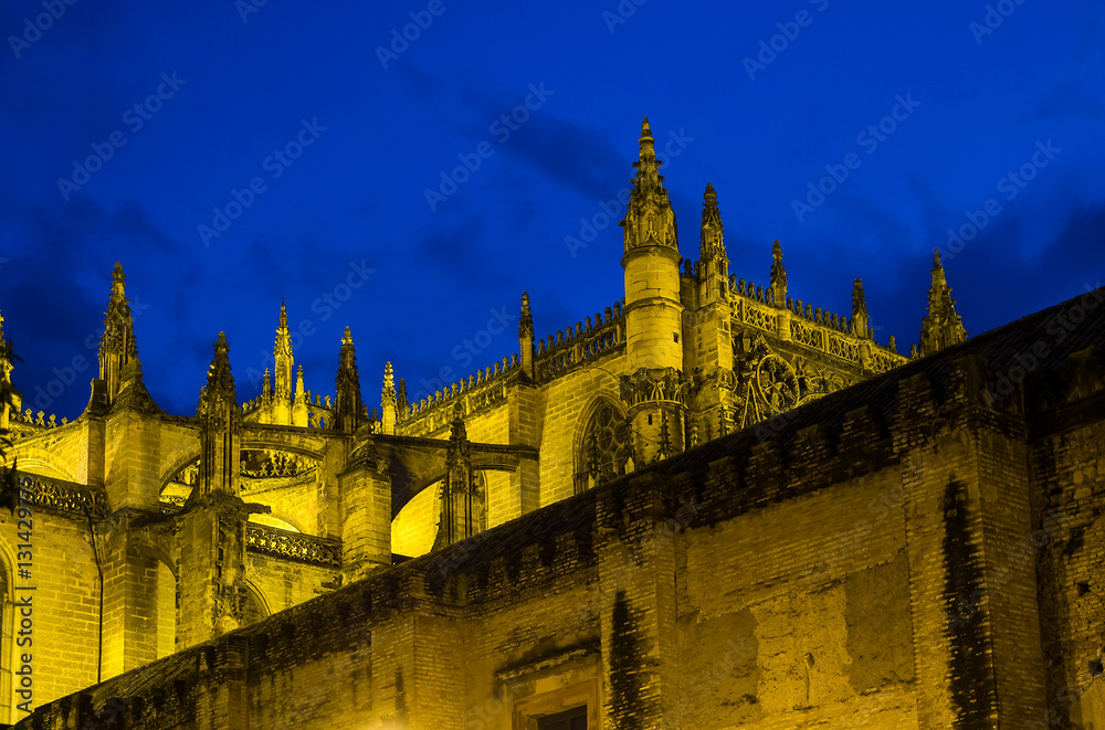 Andalusien - Sevilla - Catedral de Sevilla bei Nacht