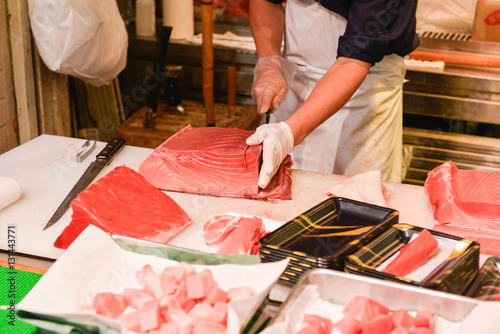 Chefs is slicing the tuna
