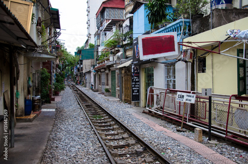 Rue du train dans le vieux Quartier de Hanoi