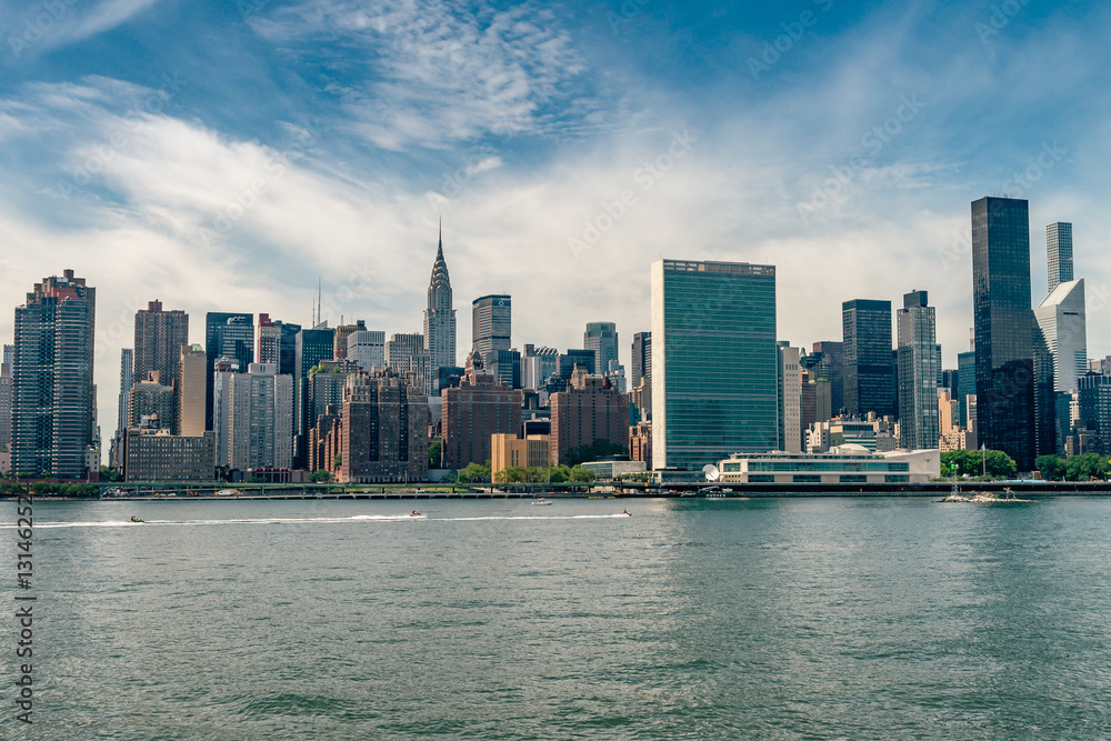 Fototapeta premium Uptown Manhattan skyline Nowego Jorku. Obraz podzielony.