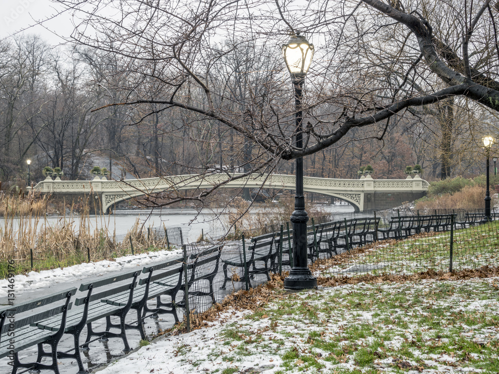 Bow bridge in winter