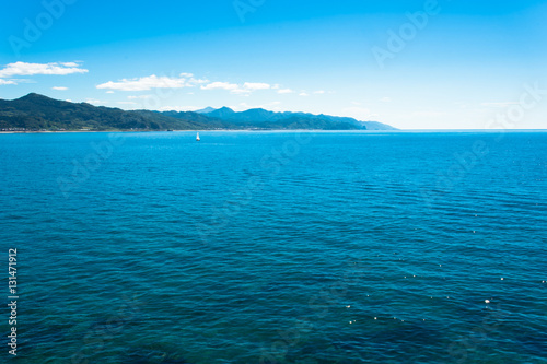 穏やかな海（山形県鼠ヶ関） © 智志 丸山