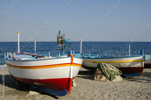 Fischerboote anm Strand von St Alessio