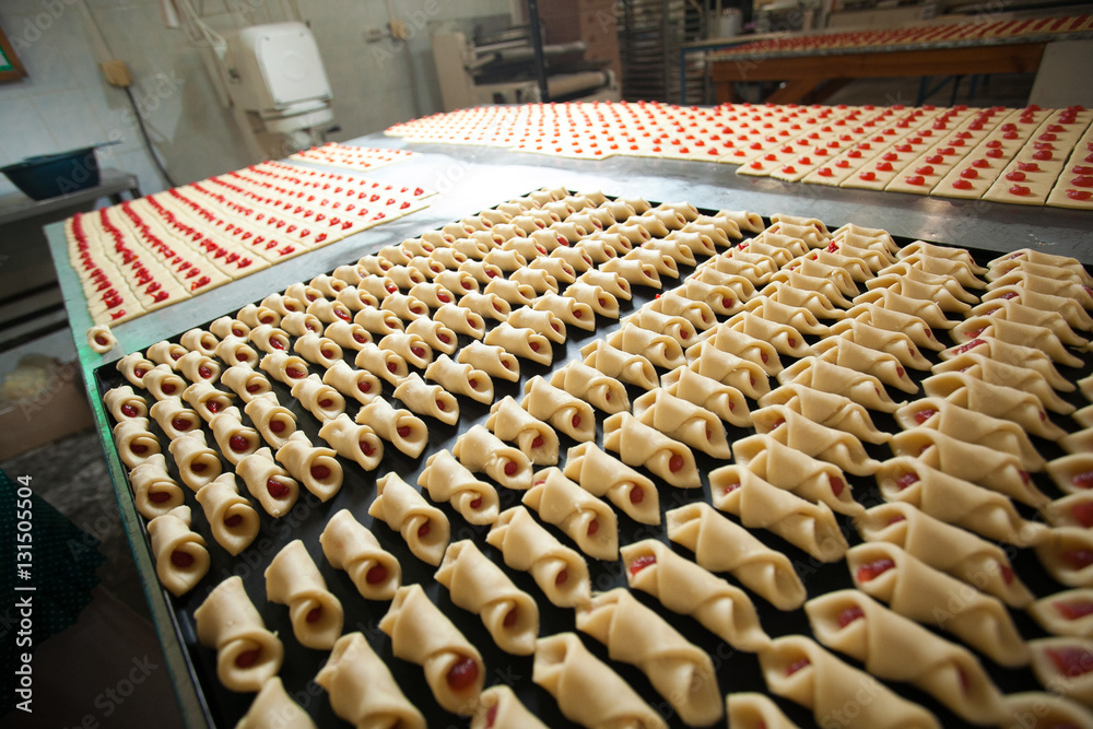 Naklejka premium Production cookie in factory