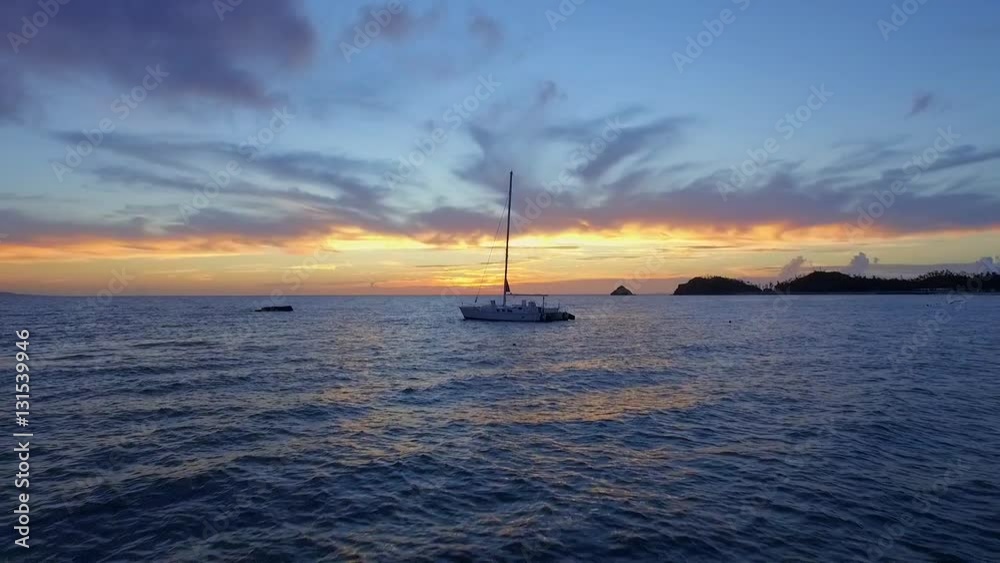 空撮 夕景のリゾートビーチ