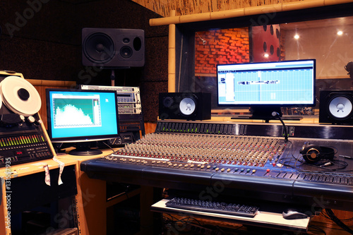 Slika na platnu Sound engineer workplace in recording studio