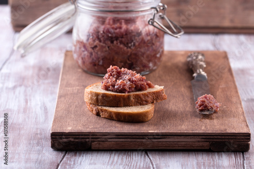 Red onion chutney in a jar