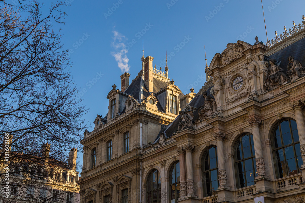 Fototapeta premium Town hall with blue sky