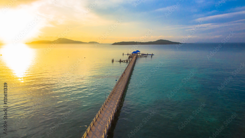 Obraz premium Rawai pier in the morning this pier is available for travel all islands around Phuket,Phang Nga and Krabi