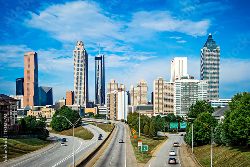 Quadro em tela atlanta downtown skyline with blue sky