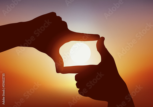 Mains - Cadrage - Coucher de soleil - perspective