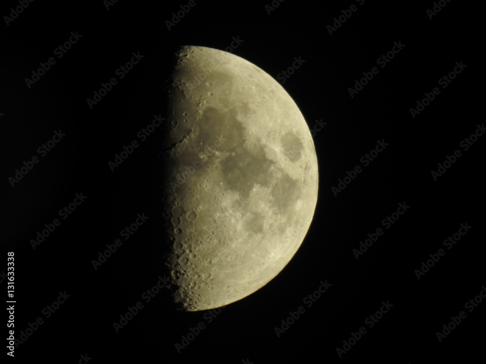 premier quartier lune