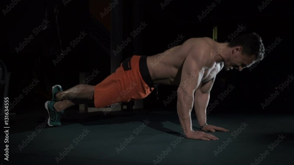 The athlete is wrung out on the floor The athlete is wrung out on the floor