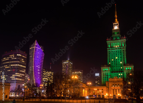 Centrum Warszawy w nocy #131644595