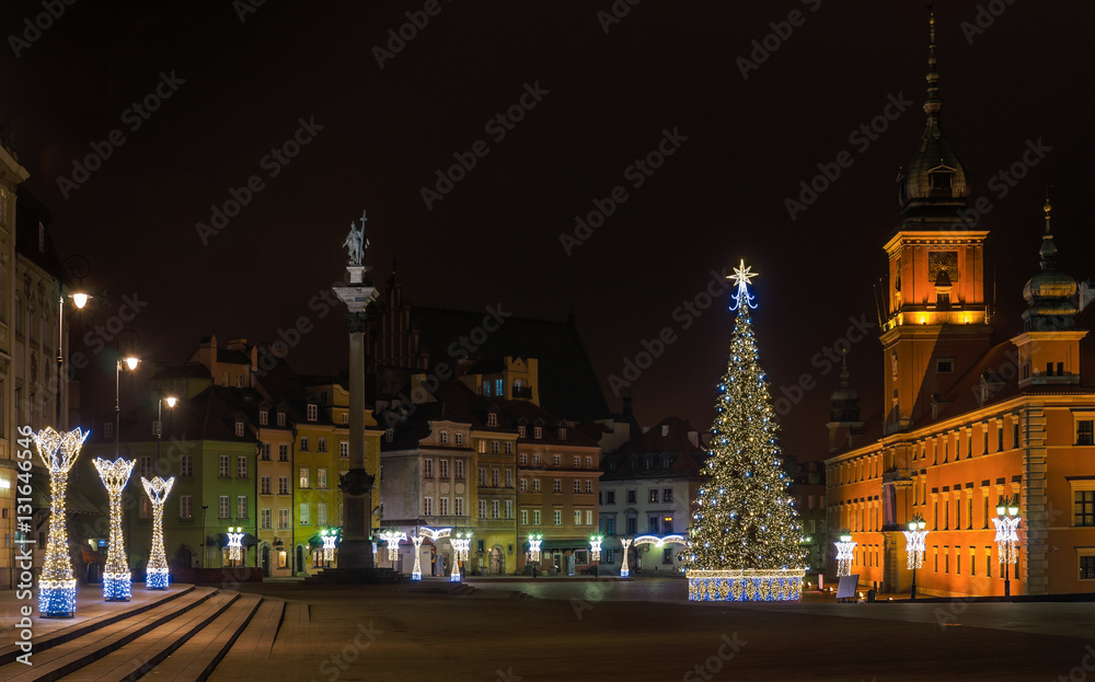 Fototapeta premium Dekoracja świąteczna na placu zamkowym w Warszawie