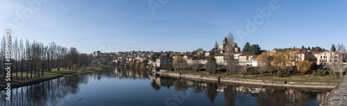 ville de Pont du Château sur la rivière Allier.