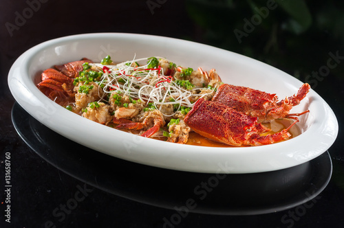 Steamed lobster with rice noodles and garlic