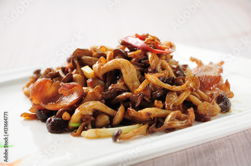 Stir fried meat and mushroom