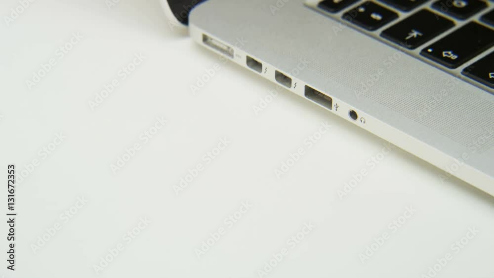 Unplugging and Plugging USB Flash Drive Unplugging and Plugging USB Flash Drive
