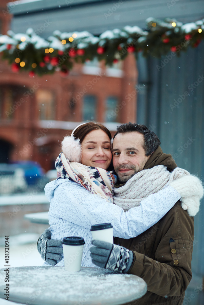 Fototapeta premium Affectionate sweethearts