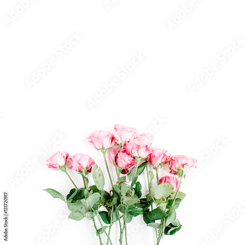 Pink roses bouquet on white background. Flat lay, top view. Valentine's background. © Floral Deco