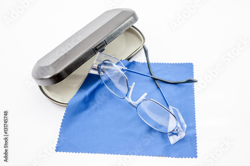 Work safety glasses with case