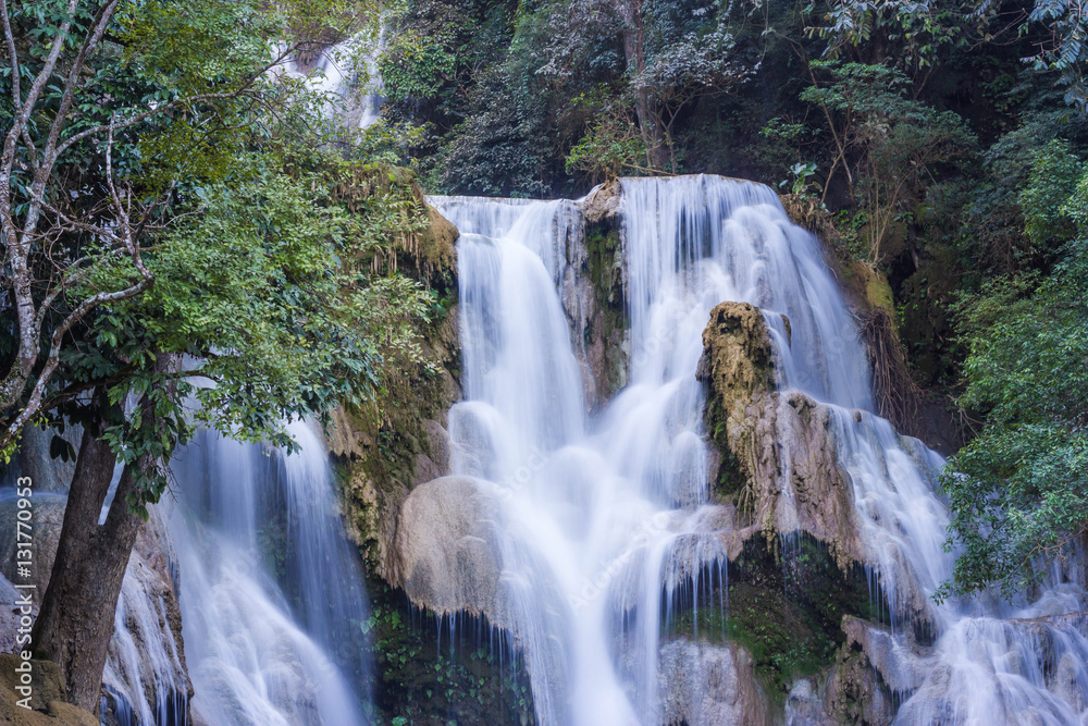 Obraz premium Kuang Si Waterfalls, Luang Phrabang, Laos.