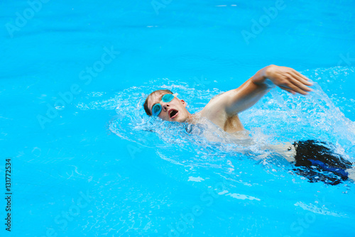 Training swimmer © DragonImages