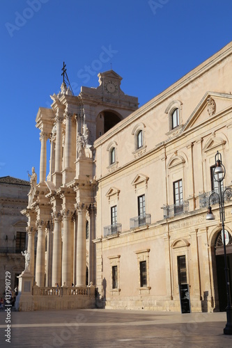 Piazza del duomo a siracusa in ortigia