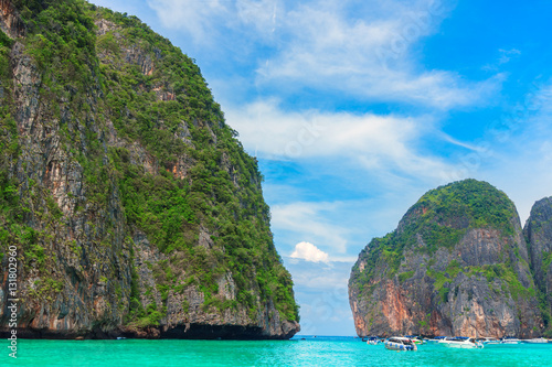 Phi Phi Leh island sea cliffs © tuulijumala
